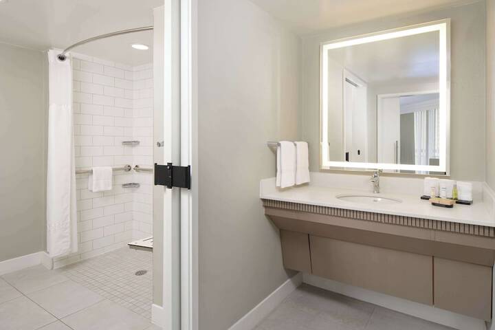 Bathroom shower