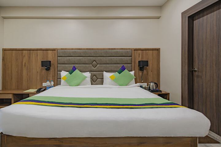 Room 15 of 38
