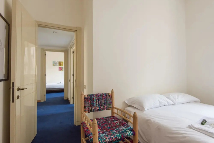 Room 4 of 19
