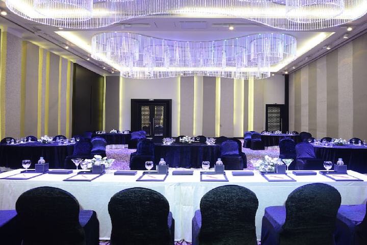 Ballroom/Hall 49 of 63