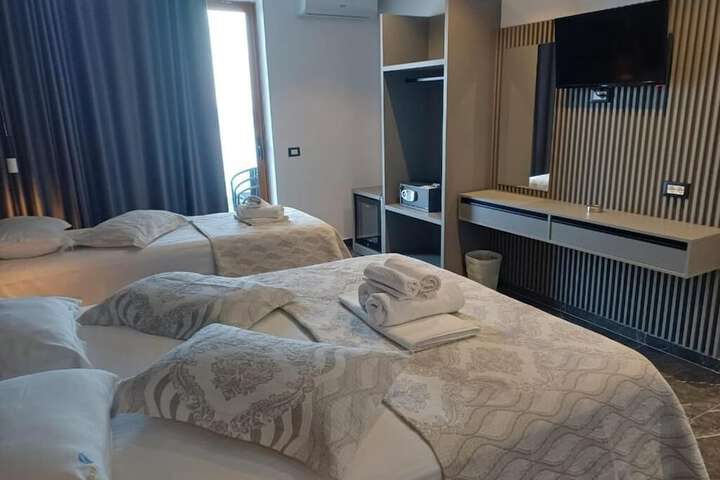 Room 44 of 109