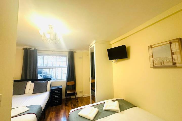Room 51 of 96