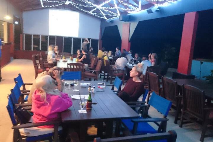 Lounge 42 of 54