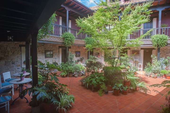 Hotel Exterior 53 of 55