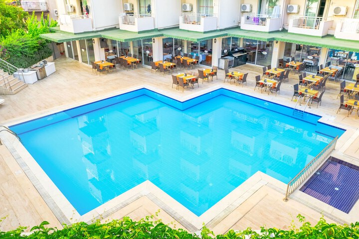 Pool Hotel