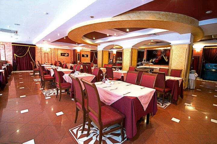 Dining Photos