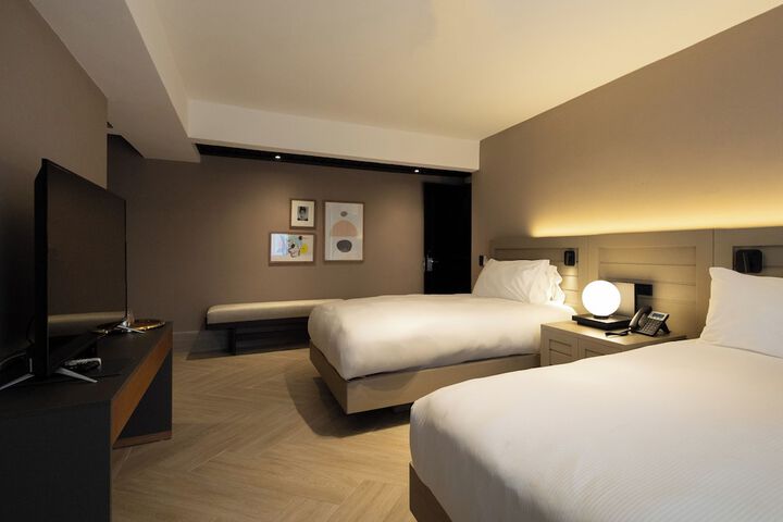 Room 28 of 71