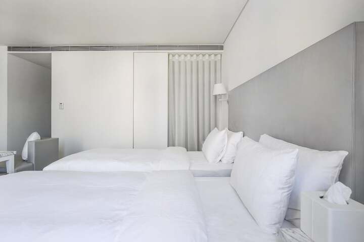 Room 17 of 80