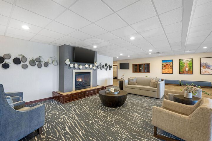 Entrance & Lobby