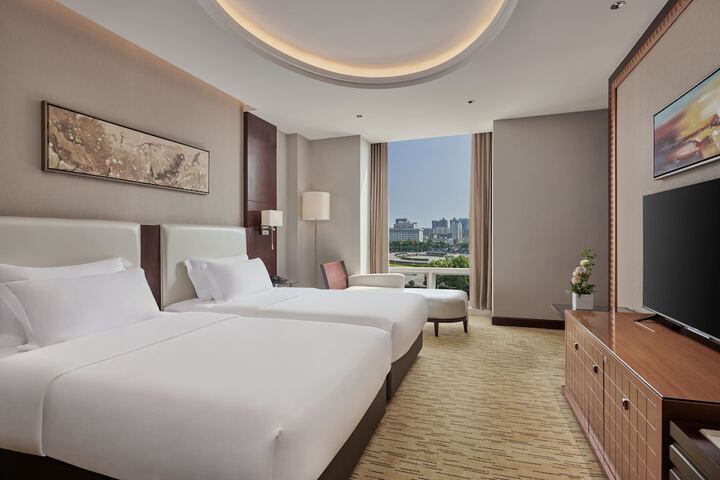 Room 7 of 37