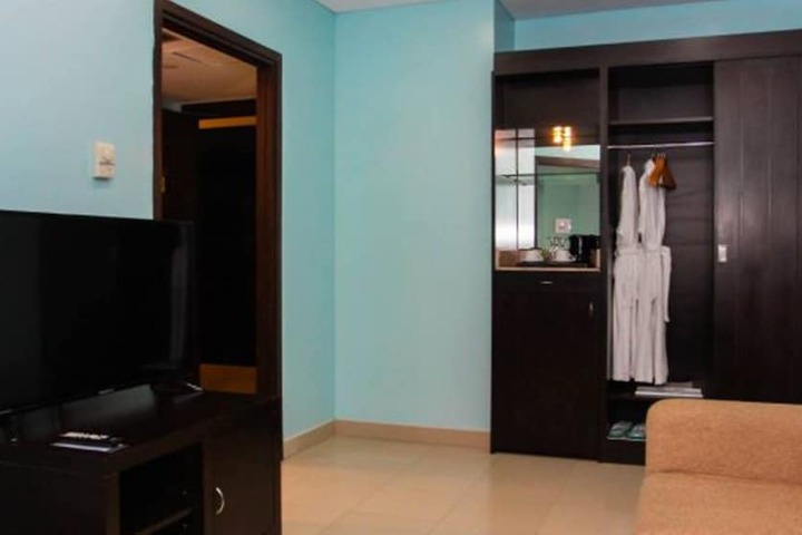 Room 13 of 70