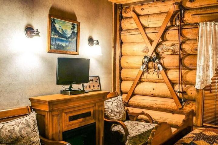 Room 28 of 68