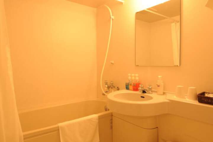 Room 17 of 31