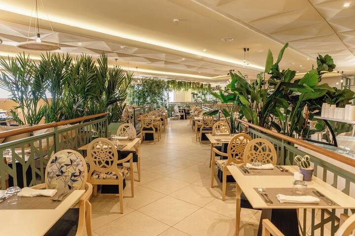 Dining 136 of 184