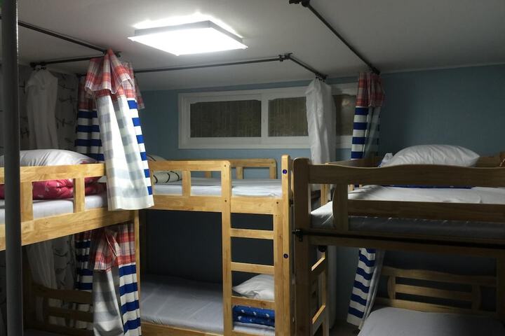 Room 10 of 41