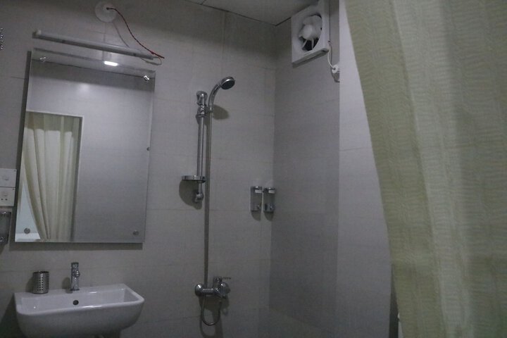 Room 14 of 38