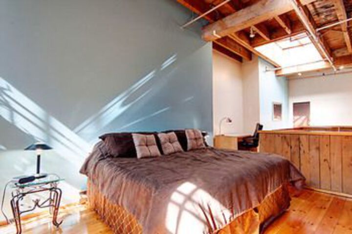 Room 8 of 32