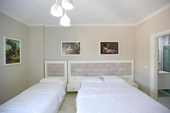 Room 21 of 46