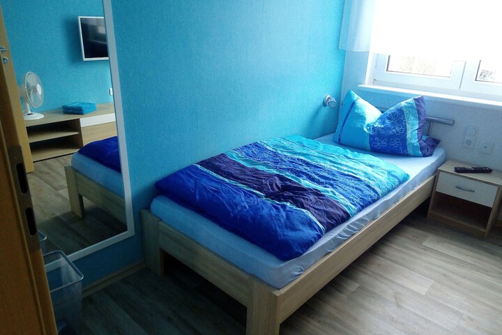 Room 11 of 60