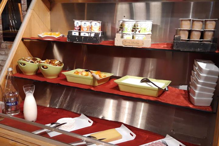 Dining 42 of 56