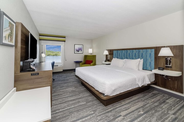 1 King Bed (14 of 16)