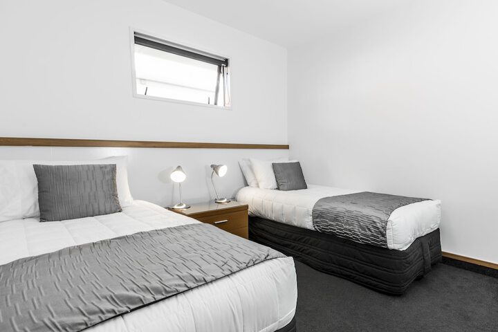 Room 9 of 37