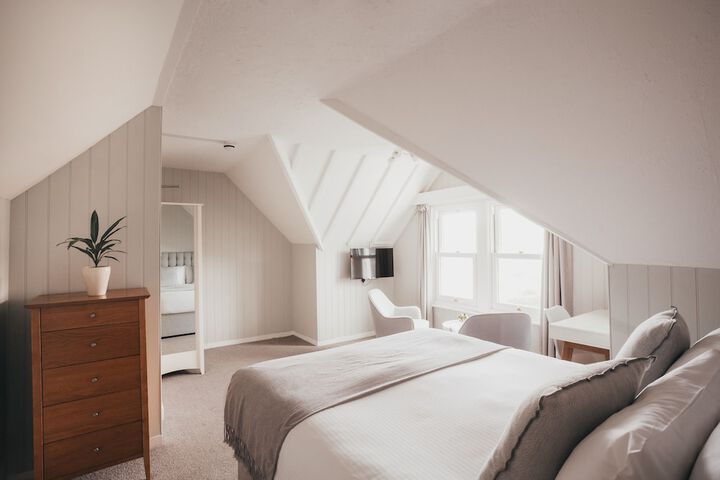 Room 40 of 83