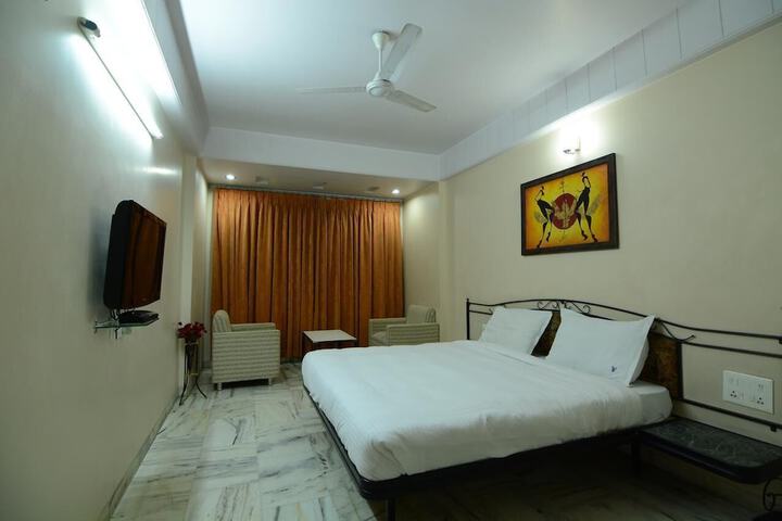 Room 3 of 5