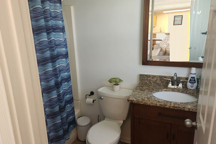 Room 9 of 16