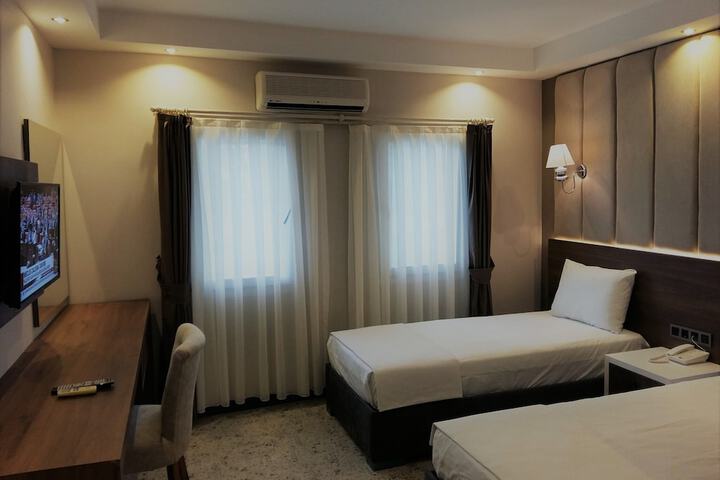 Room 2 of 8