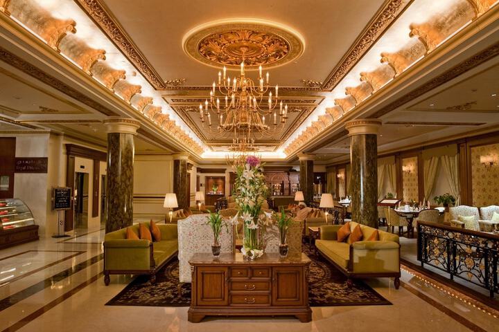 Entrance & Lobby