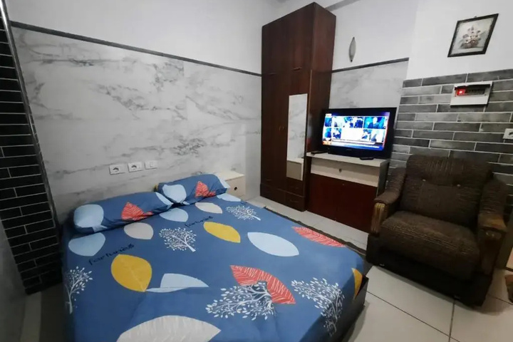 Room 8 of 10