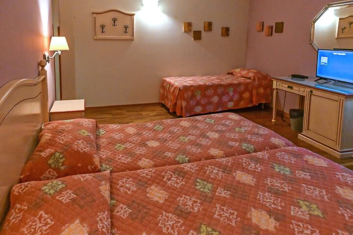 Room 11 of 53