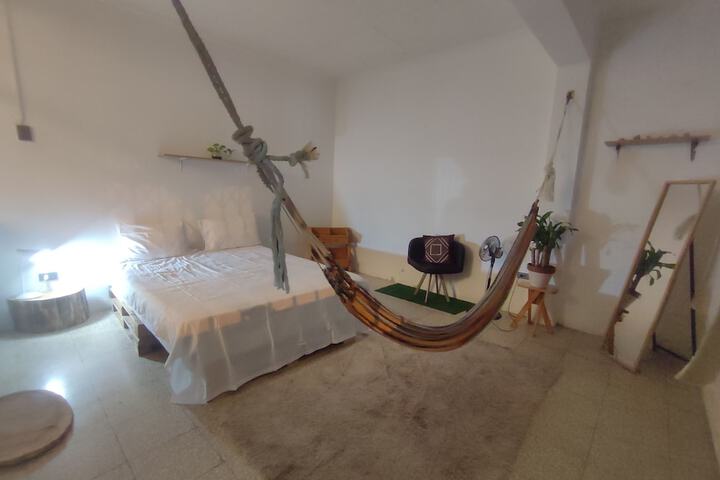 Room 6 of 13