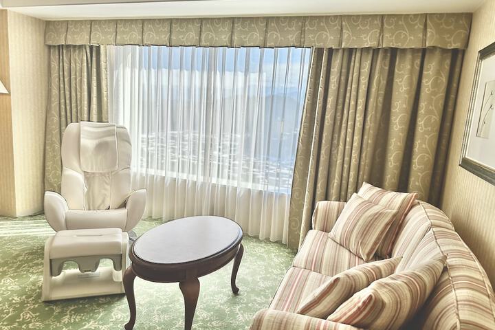 Room 17 of 203