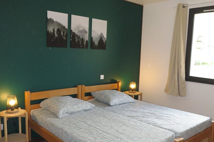Room 14 of 28