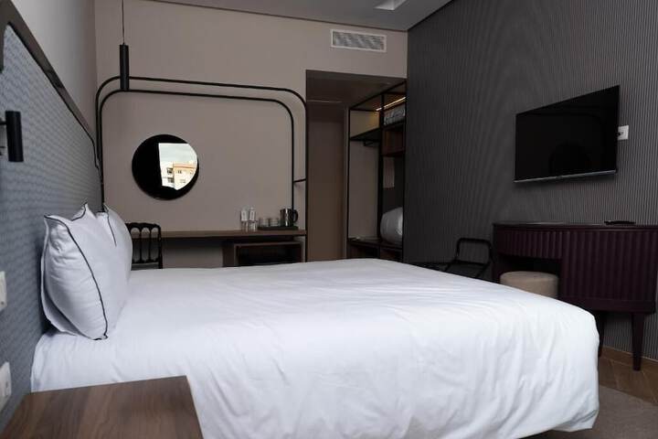 Room 25 of 74
