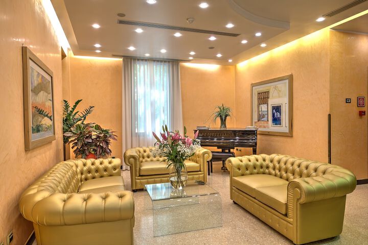 Guest Lobby