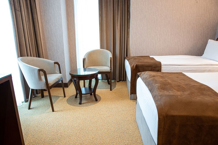 Room 43 of 342