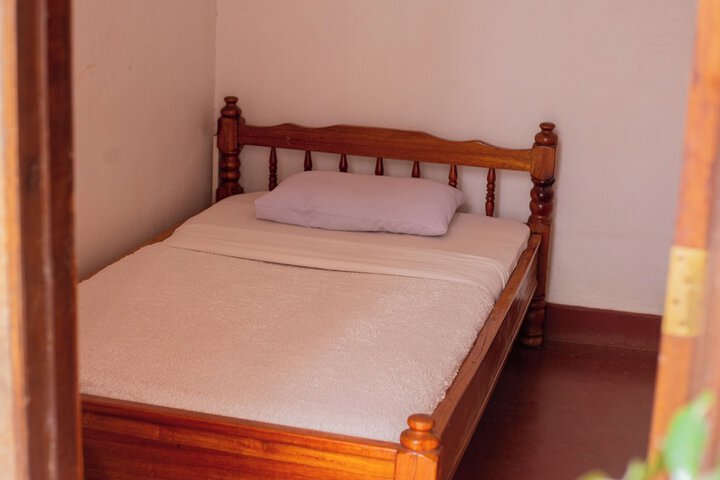 Room 11 of 33