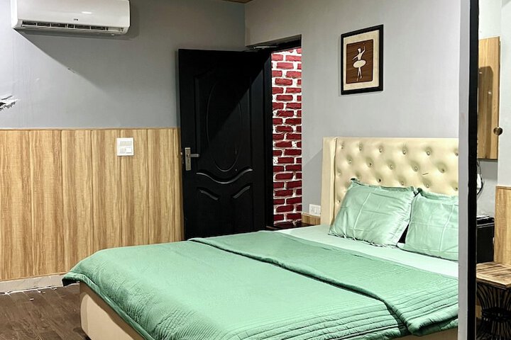 Room 2 of 13