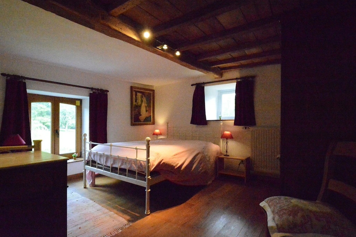 Room 4 of 15