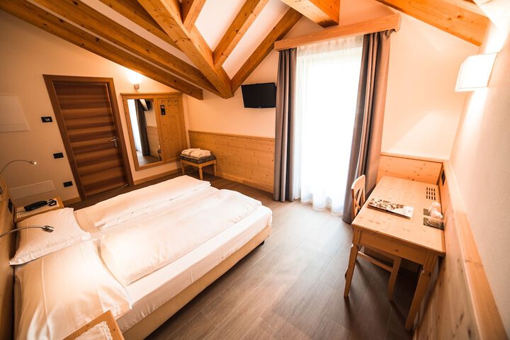Room 4 of 54