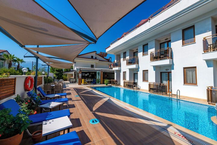 Hotel Pool