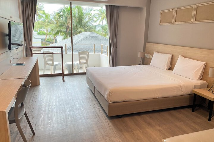 Room 12 of 66