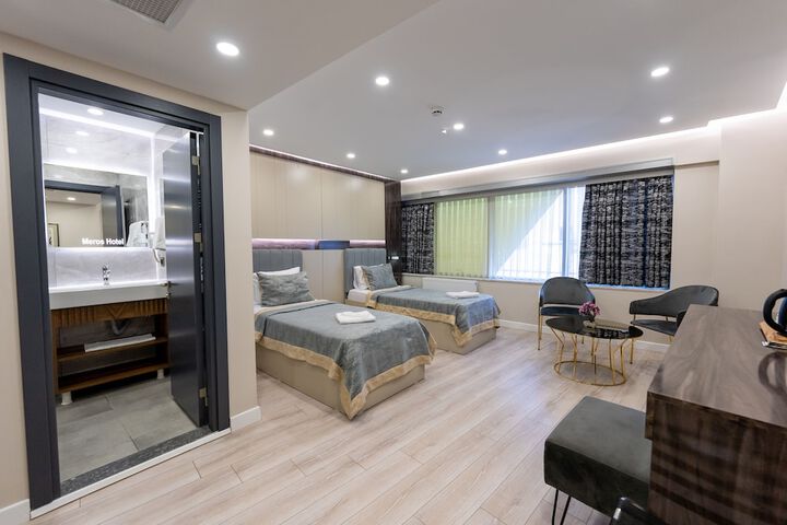 Room 32 of 48
