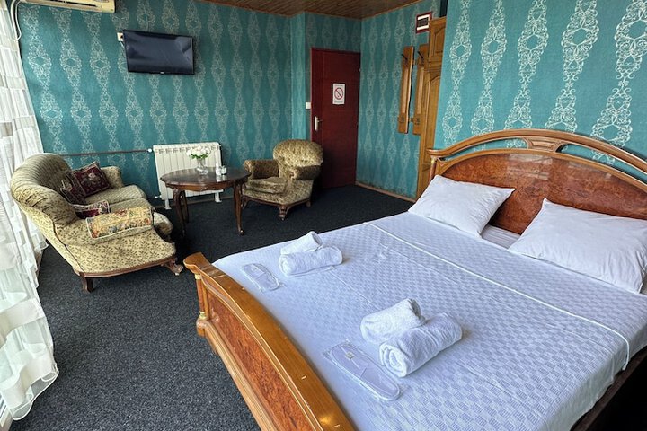 Room 55 of 83