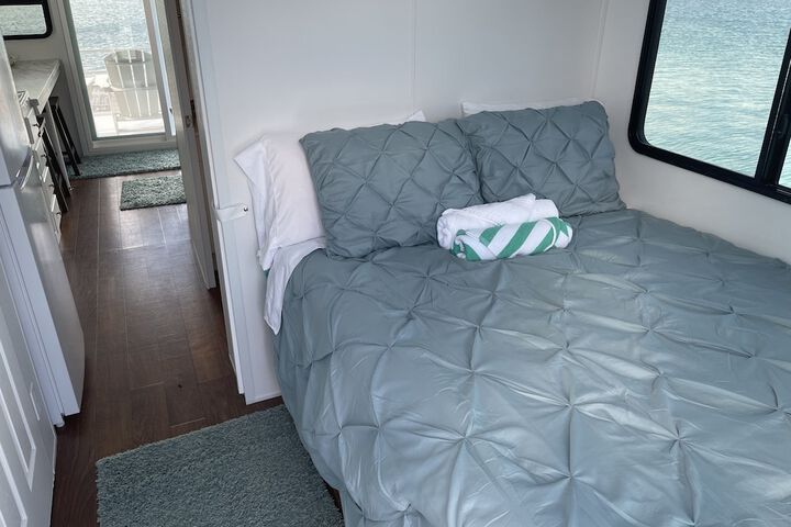 Room 10 of 72