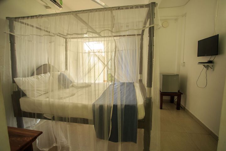 Room 4 of 70
