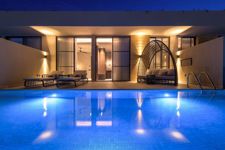Pool 64 of 183